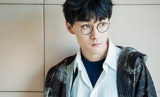 爱豆吃瓜娱乐酱罗云熙,从爱豆到瓜界新宠，揭秘他的吃瓜娱乐之路