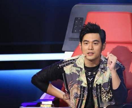 吃瓜娱乐主持人是谁啊图片,他是谁？